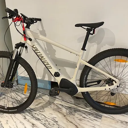 Paladina Πανσιόν